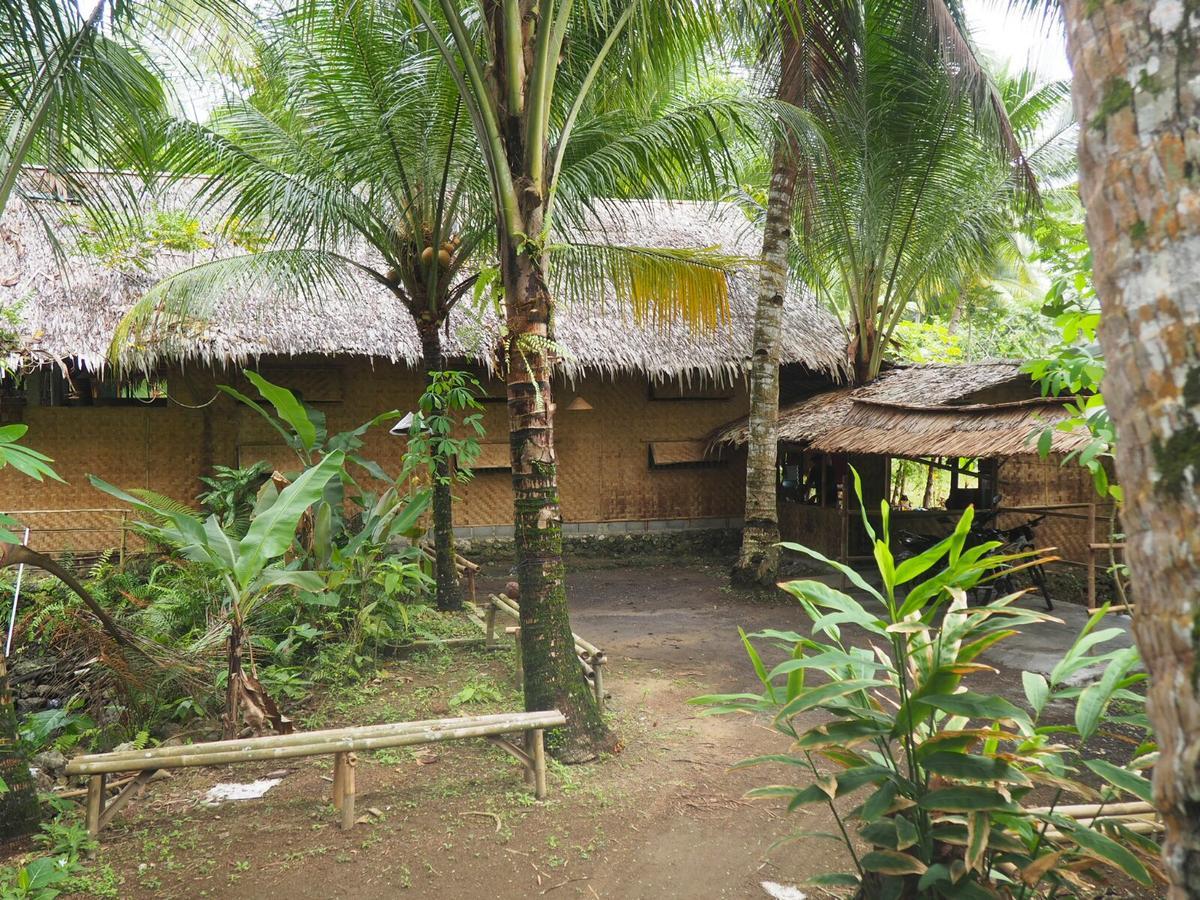 Хостел D'Jarwo House Batukaras Экстерьер фото