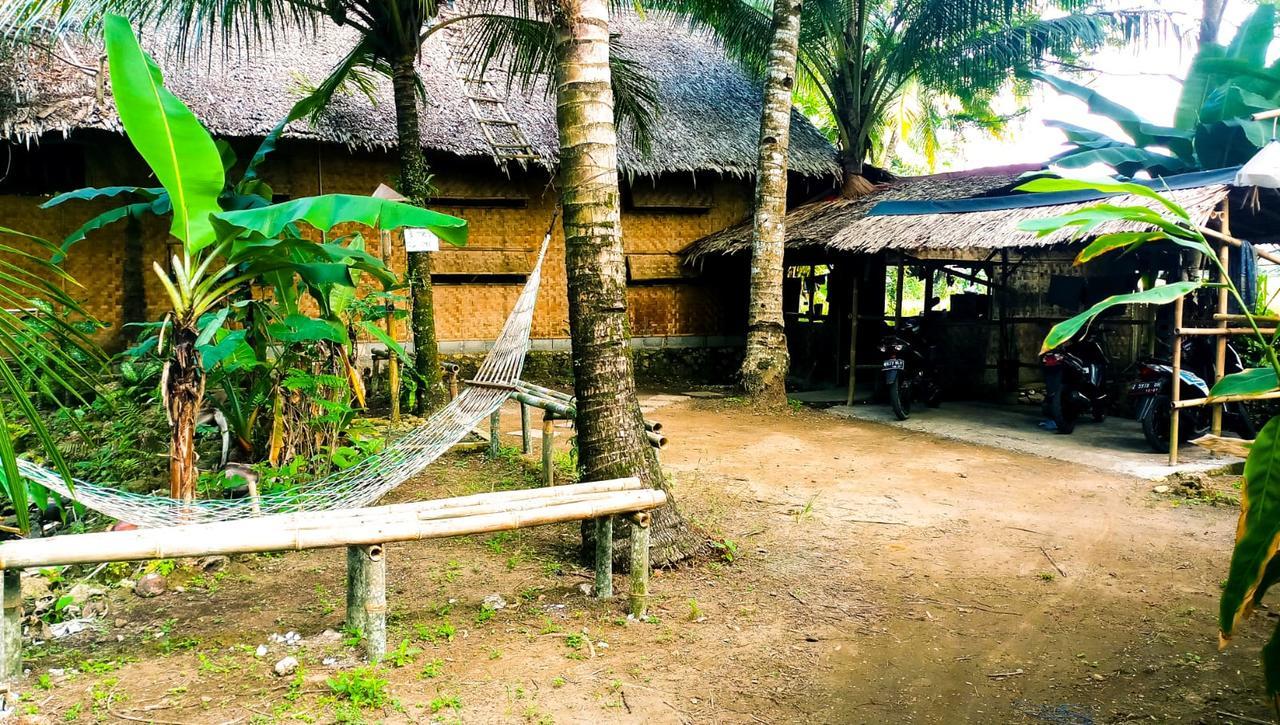 Хостел D'Jarwo House Batukaras Экстерьер фото